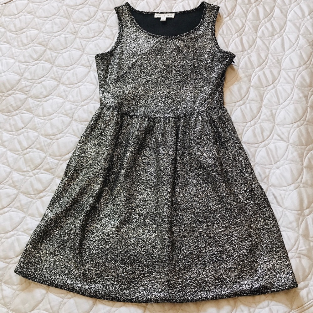 OLIVE & OAK Sparkle Cocktail Dress | XS